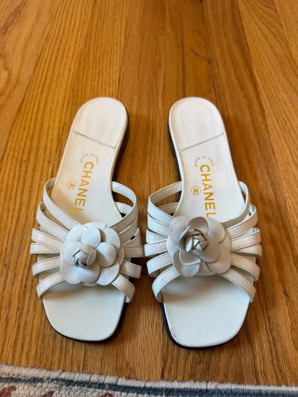 CHANEL beautiful authentic